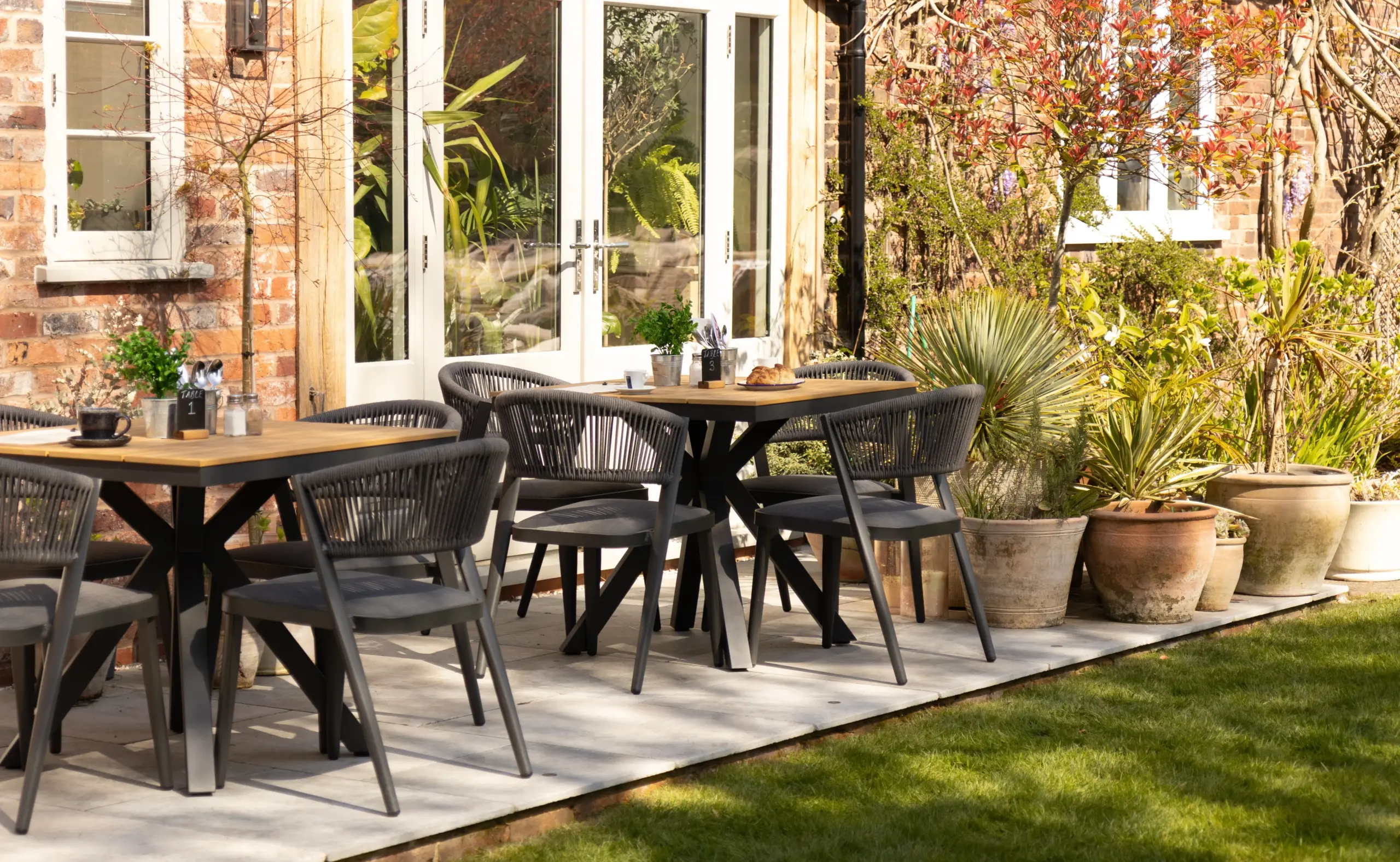 Outdoor_Set_Collection_Banner